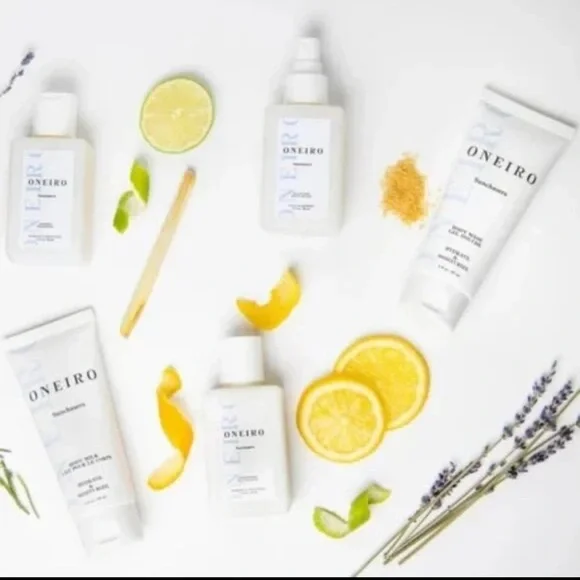 Oneiro Five Piece Travel Kit - Picture 2 of 10